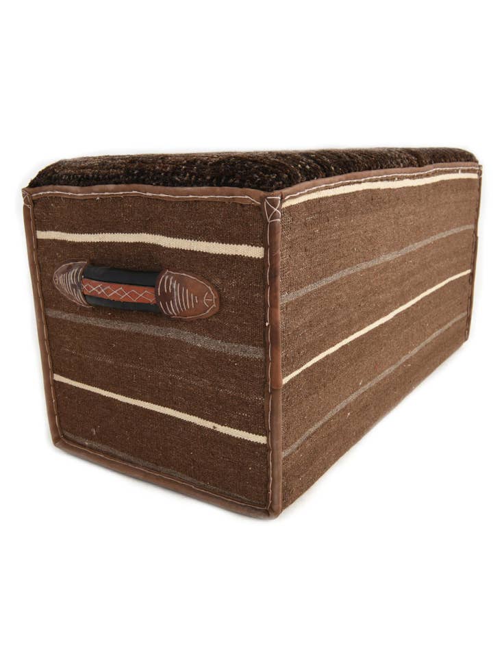 Detail image of 1' 6 x 3' 2 Hand Knotted Furniture Trunk
