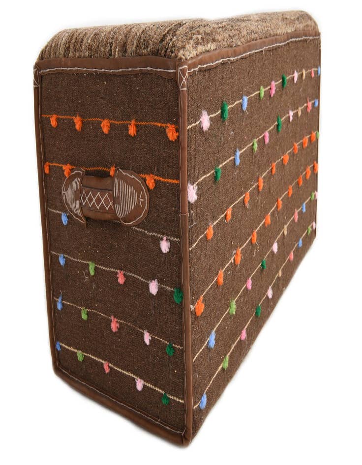 Detail image of 1' 6 x 3' 3  Hand Knotted Furniture Trunk