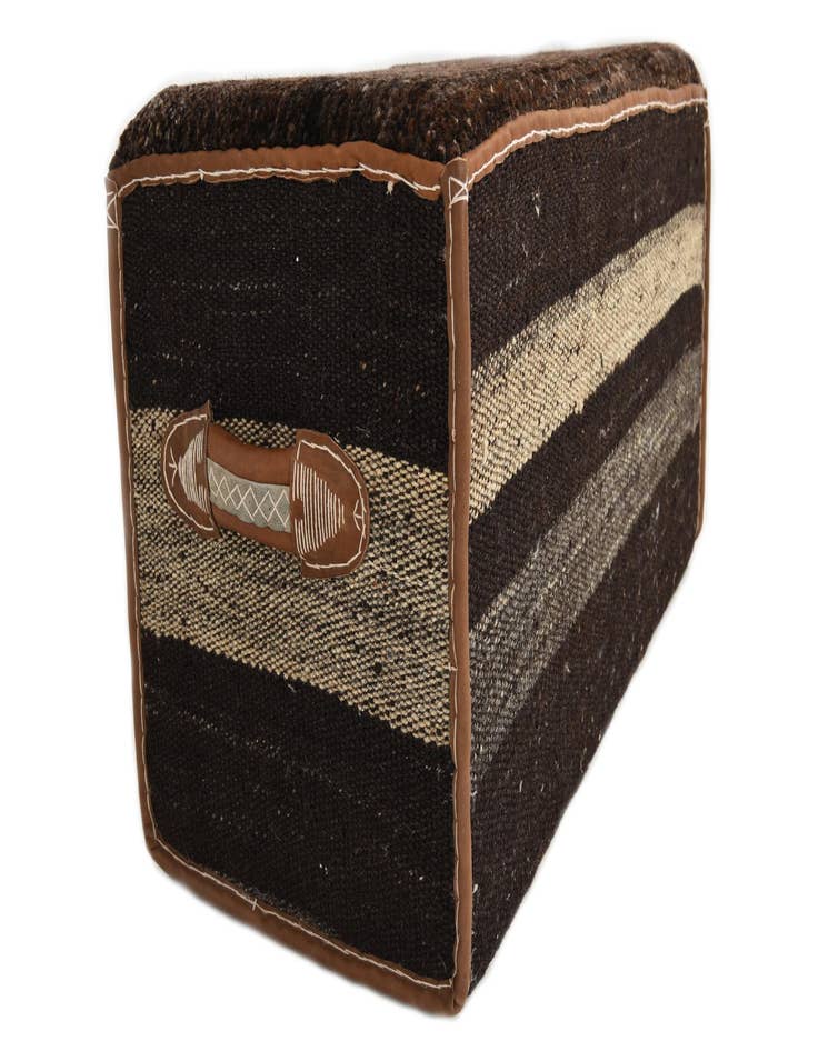 Detail image of 1' 6 x 3' 3 Hand Knotted Furniture Trunk