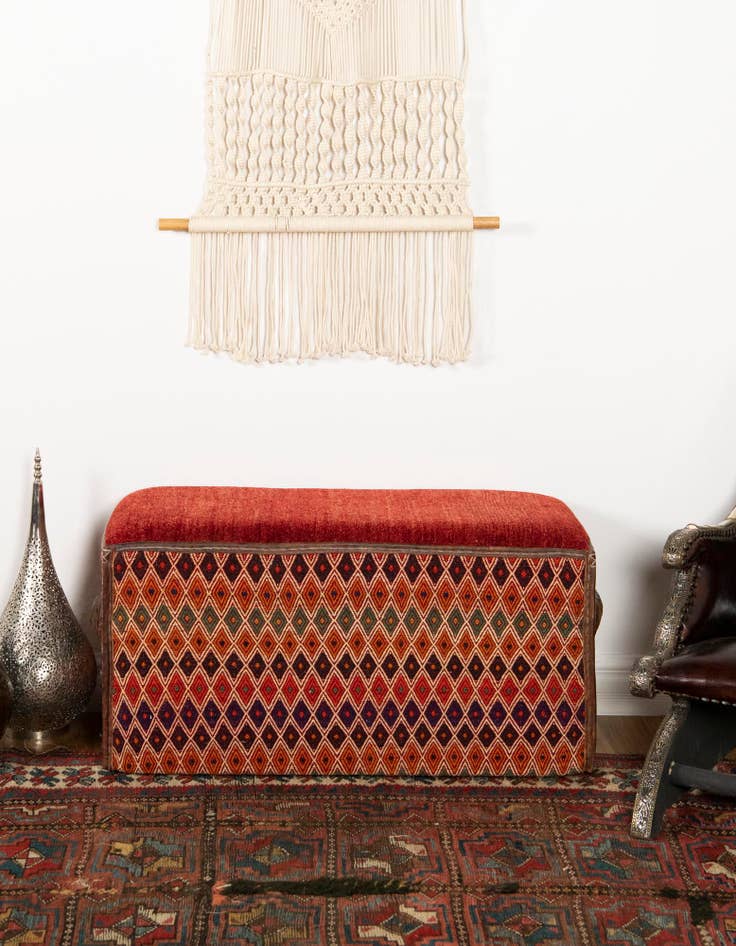 Detail image of 1' 5 x 3' 2 Hand Knotted Furniture Trunk