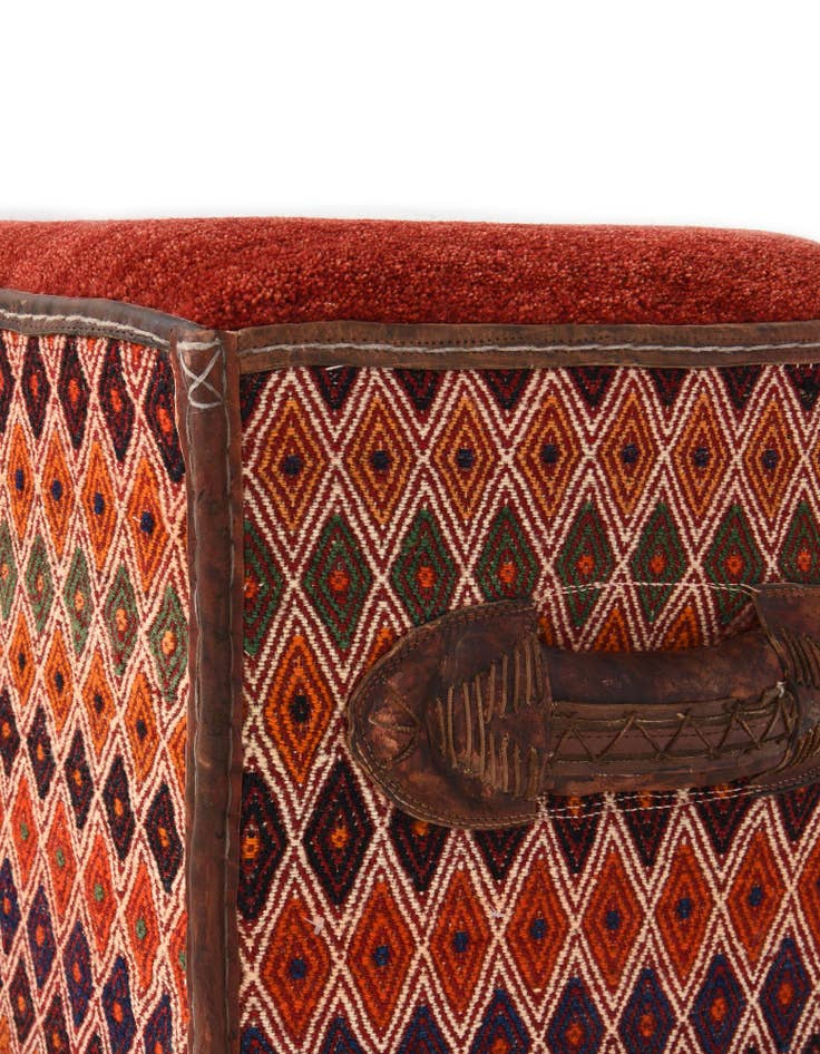 Detail image of 1' 5 x 3' 2 Hand Knotted Furniture Trunk