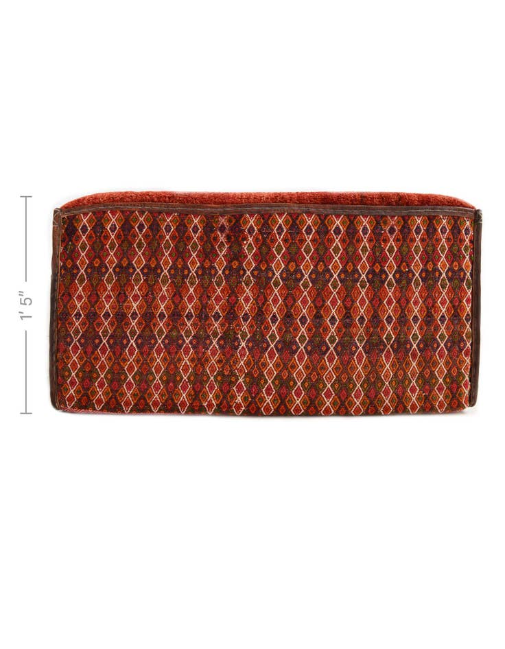 Detail image of 1' 4 x 2' 10 Hand Knotted Furniture Trunk