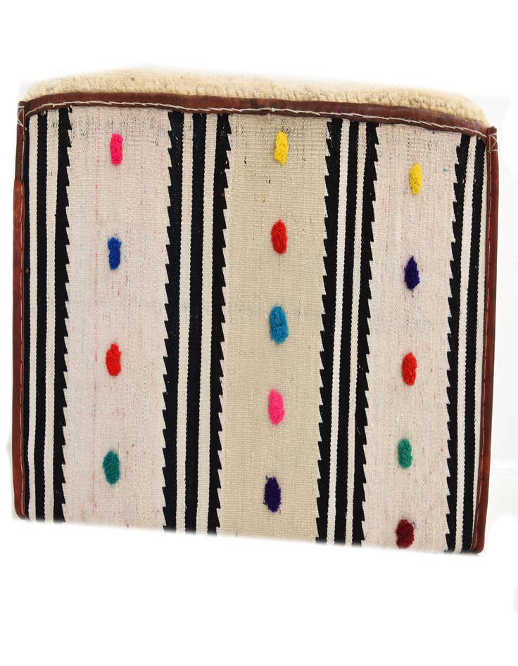 Detail image of 1' 7 x 3' 3 Hand Knotted Furniture Trunk