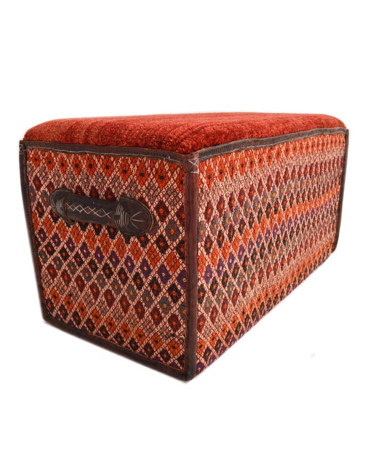 Detail image of 1' 7 x 3' 2 Hand Knotted Furniture Trunk