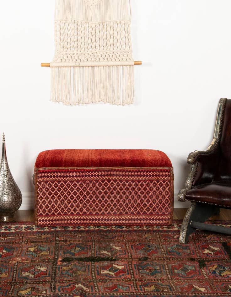 Detail image of 1' 4 x 3' Hand Knotted Furniture Trunk