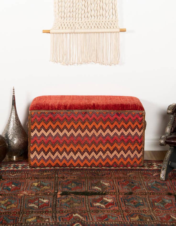 Detail image of 1' 6 x 3' Hand Knotted Furniture Trunk