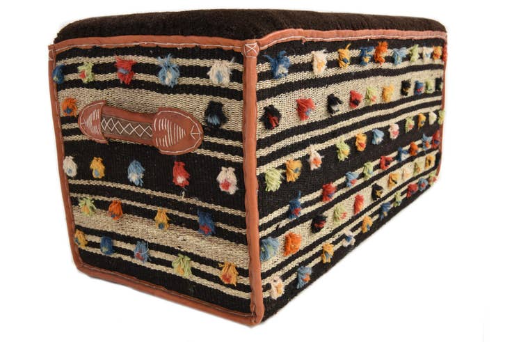 Detail image of 1' 7 x 3' 4 Hand Knotted Furniture Trunk