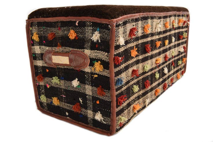 Detail image of 1' 7 x 3' 4 Hand Knotted Furniture Trunk