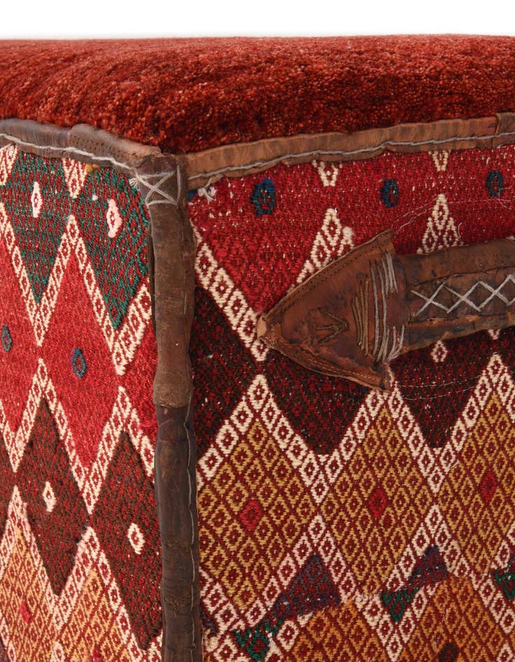 Detail image of 1' 5 x 3' Hand Knotted Furniture Trunk