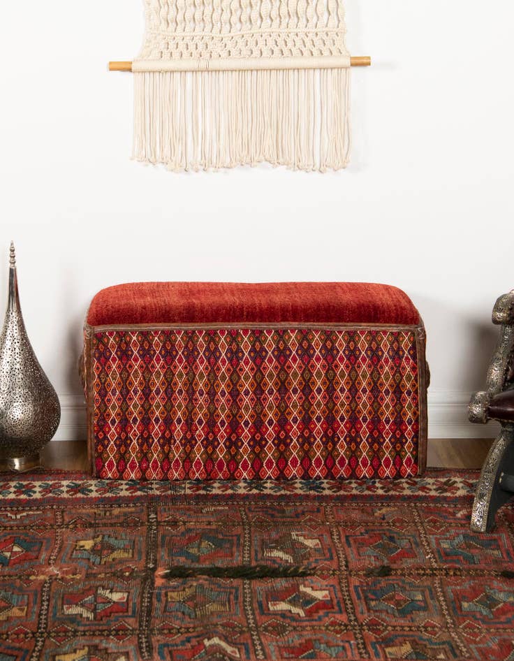 Detail image of 1' 4 x 3' Hand Knotted Furniture Trunk