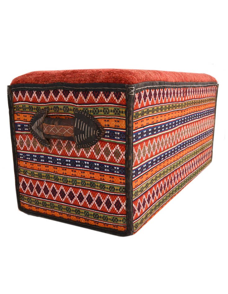 Detail image of 1' 7 x 3' 4 Hand Knotted Furniture Trunk