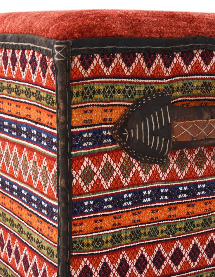 Detail image of 1' 7 x 3' 4 Hand Knotted Furniture Trunk