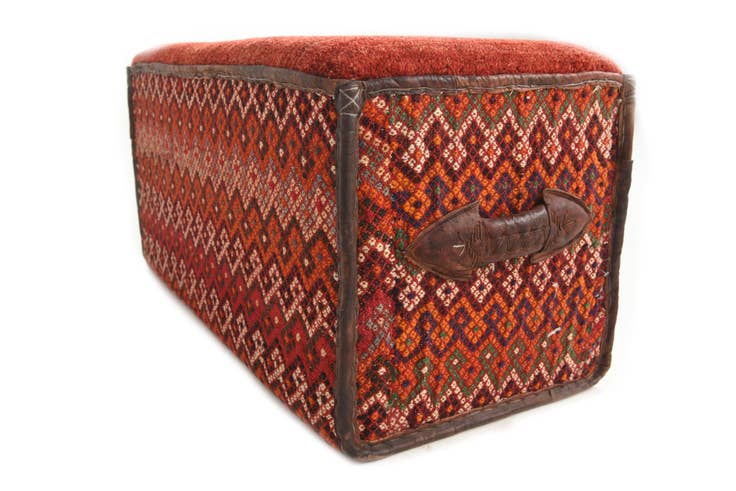 Detail image of 1' 5 x 2' 10 Hand Knotted Furniture Trunk