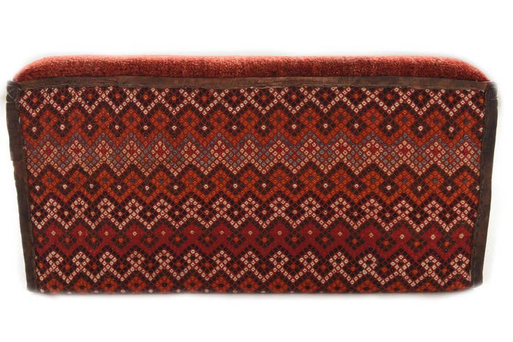 Detail image of 1' 5 x 2' 10 Hand Knotted Furniture Trunk