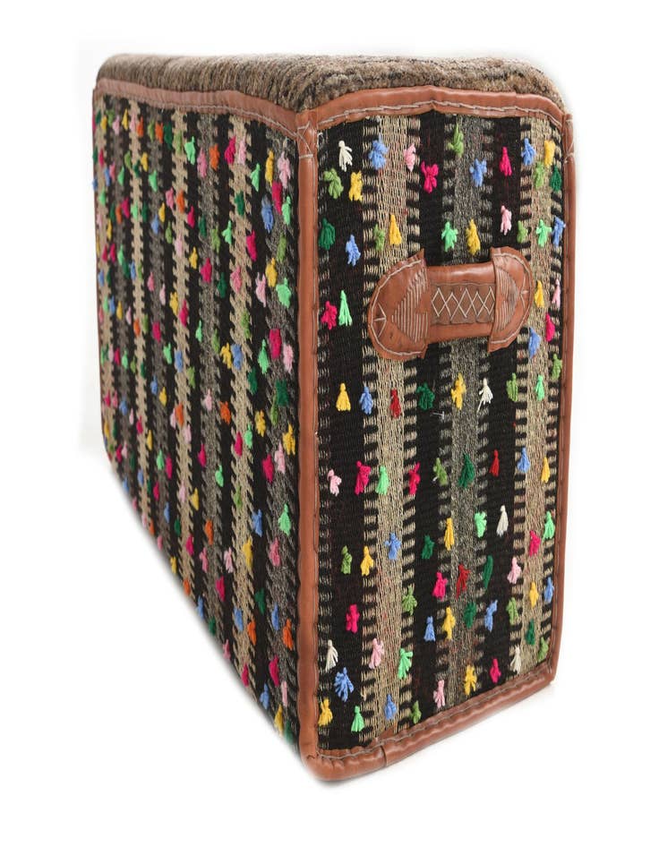 Detail image of 1' 7 x 3' 3  Hand Knotted Furniture Trunk