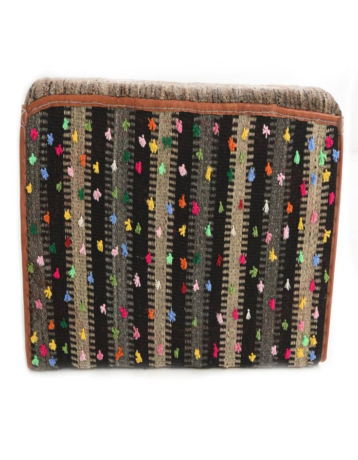 Detail image of 1' 7 x 3' 3  Hand Knotted Furniture Trunk