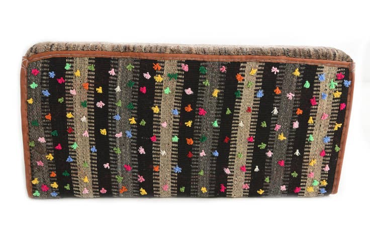 Detail image of 1' 7 x 3' 3 Hand Knotted Furniture Trunk