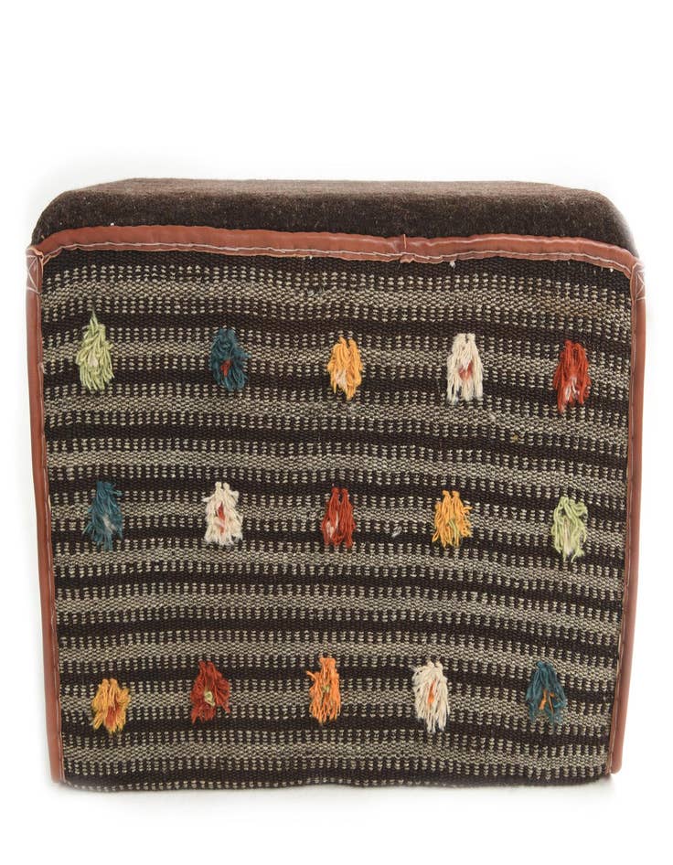 Detail image of 1' 7 x 3' Hand Knotted Furniture Trunk