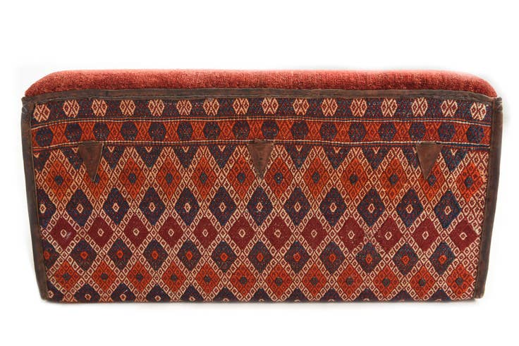 Detail image of 1' 6 x 3' 1 Hand Knotted Furniture Trunk