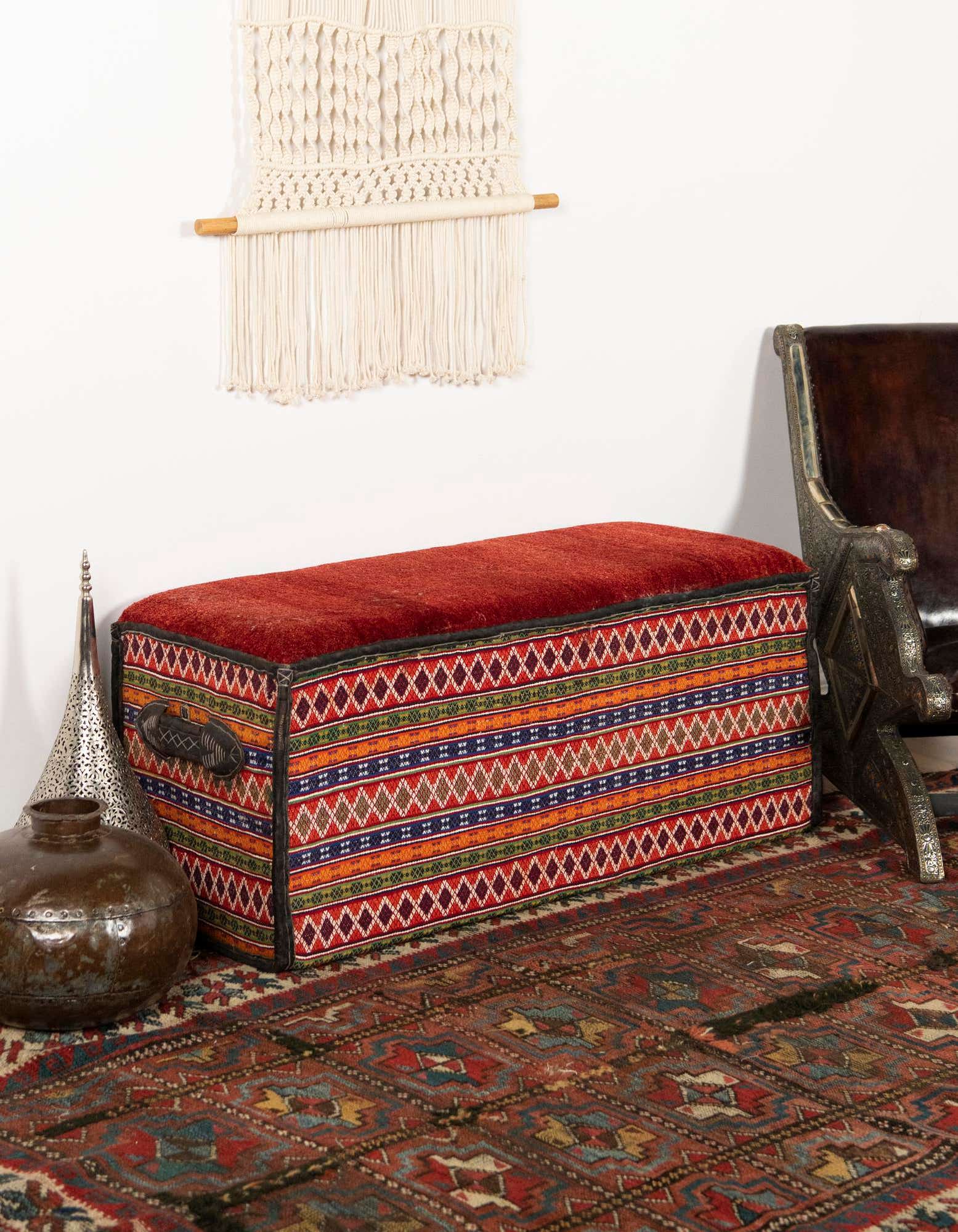 1' 7 x 3' 8 Hand Knotted Furniture Trunk