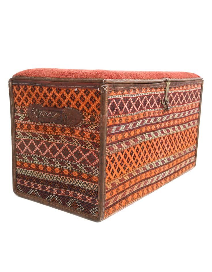 Detail image of 1' 7 x 3' Hand Knotted Furniture Trunk