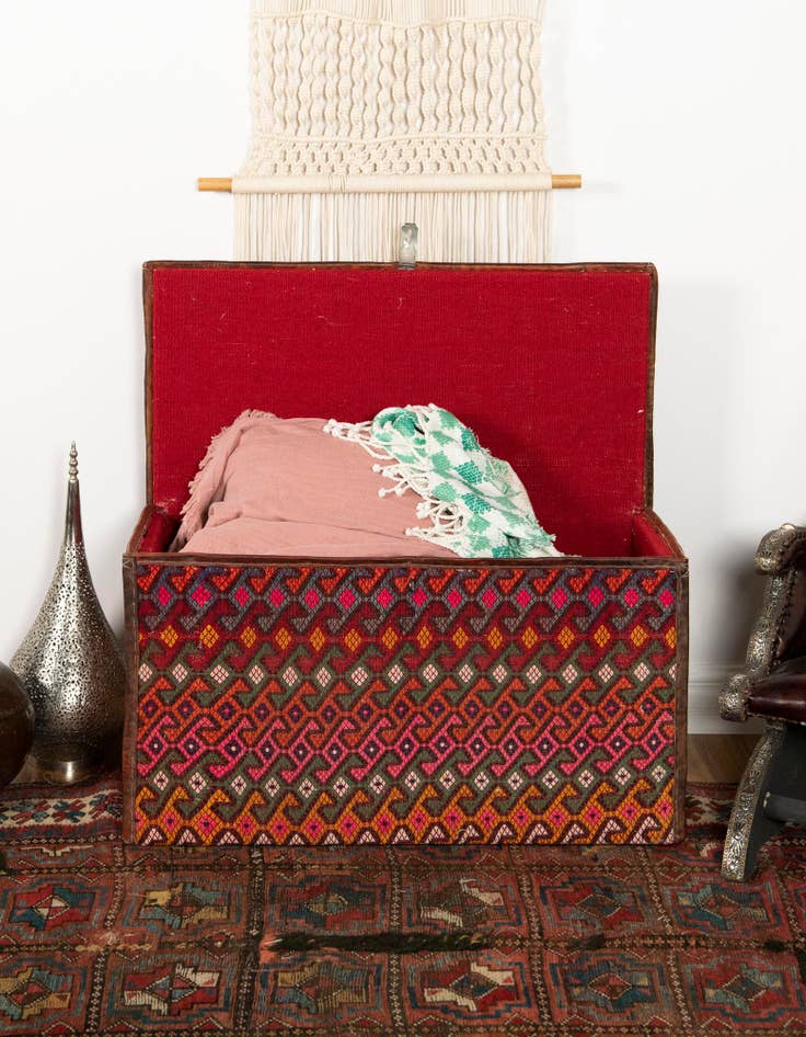 Detail image of 1' 7 x 3' 1  Hand Knotted Furniture Trunk