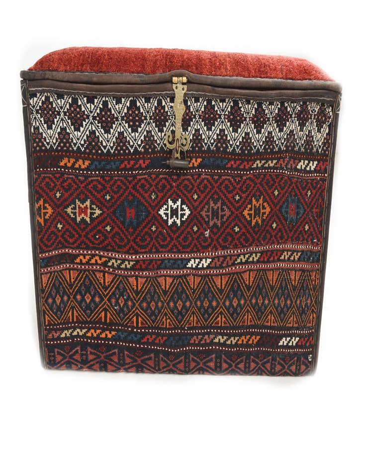 Detail image of 1' 8 x 3'  Hand Knotted Furniture Trunk