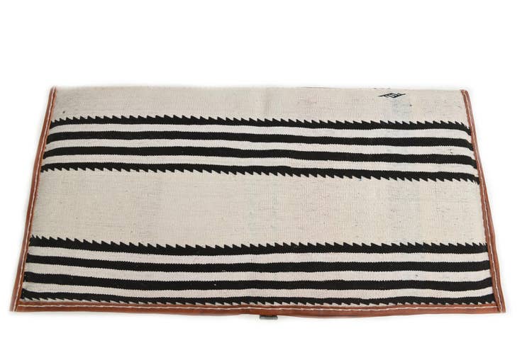 Detail image of 1' 7 x 3' Hand Knotted Furniture Trunk