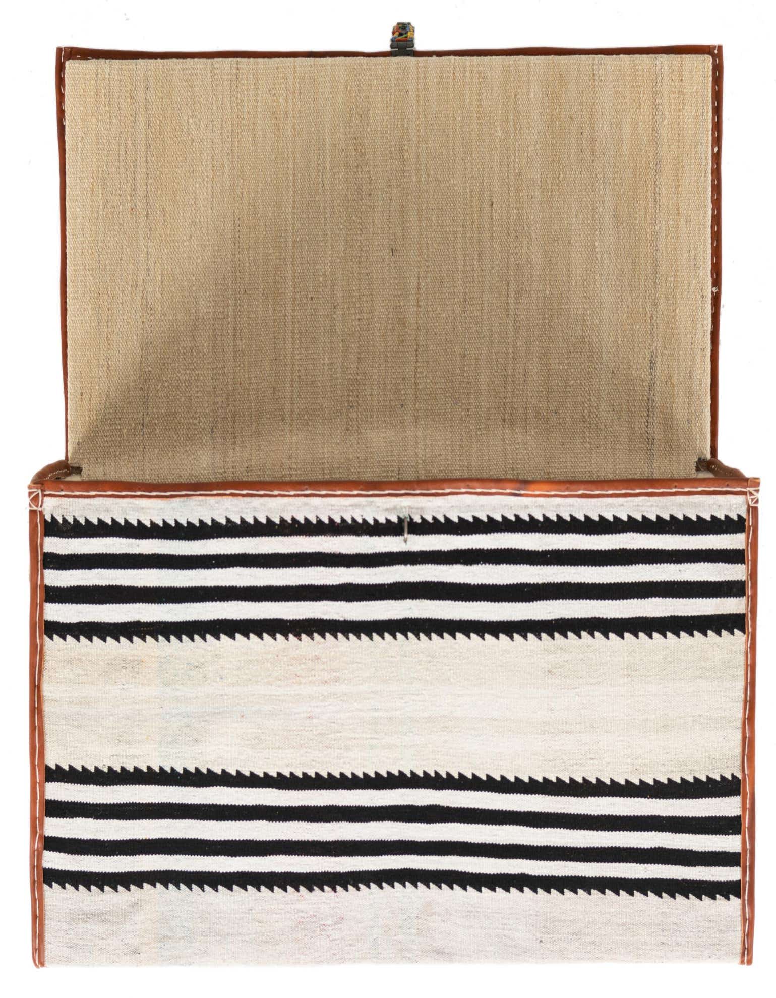 Primary image 1' 7 x 3' Hand Knotted Furniture Trunk