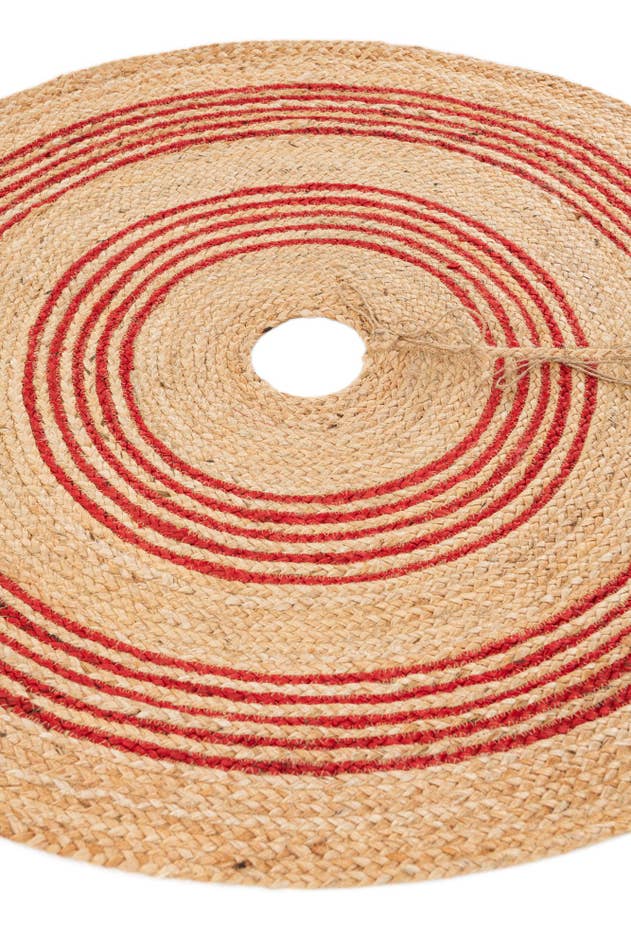 Detail image of 3' 7 x 3' 7 Hand Braided Christmas Tree Skirt