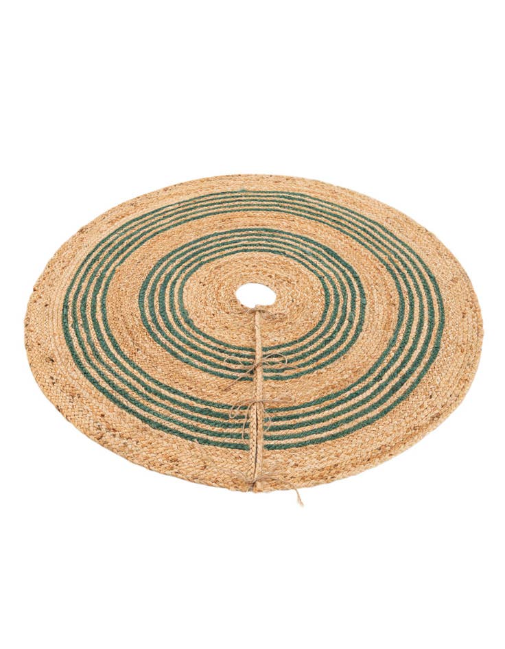 Detail image of 3' 8 x 3' 8  Hand Braided Christmas Tree Skirt