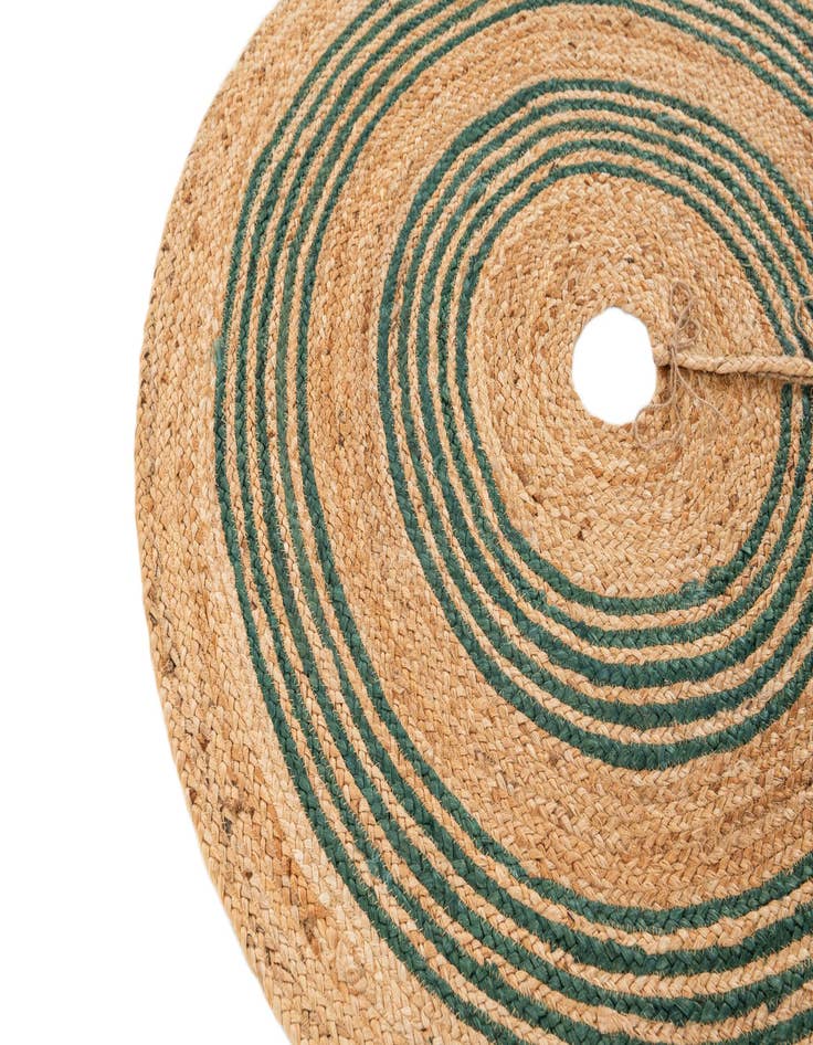 Detail image of 3' 8 x 3' 8  Hand Braided Christmas Tree Skirt