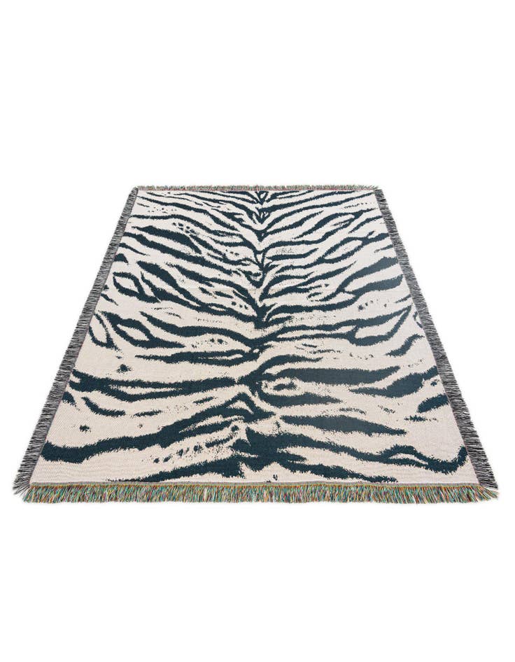 Detail image of 4' x 5' 8 Throw Blanket