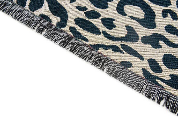 Detail image of 4' x 5' 9 Throw Blanket