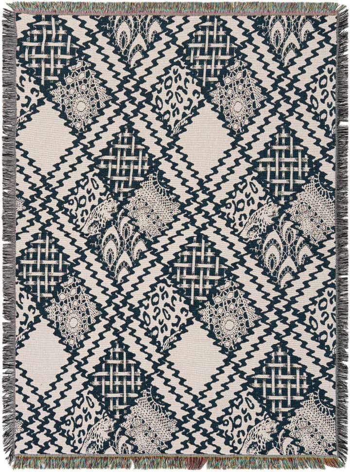 125cm x 180cm Throw Blanket