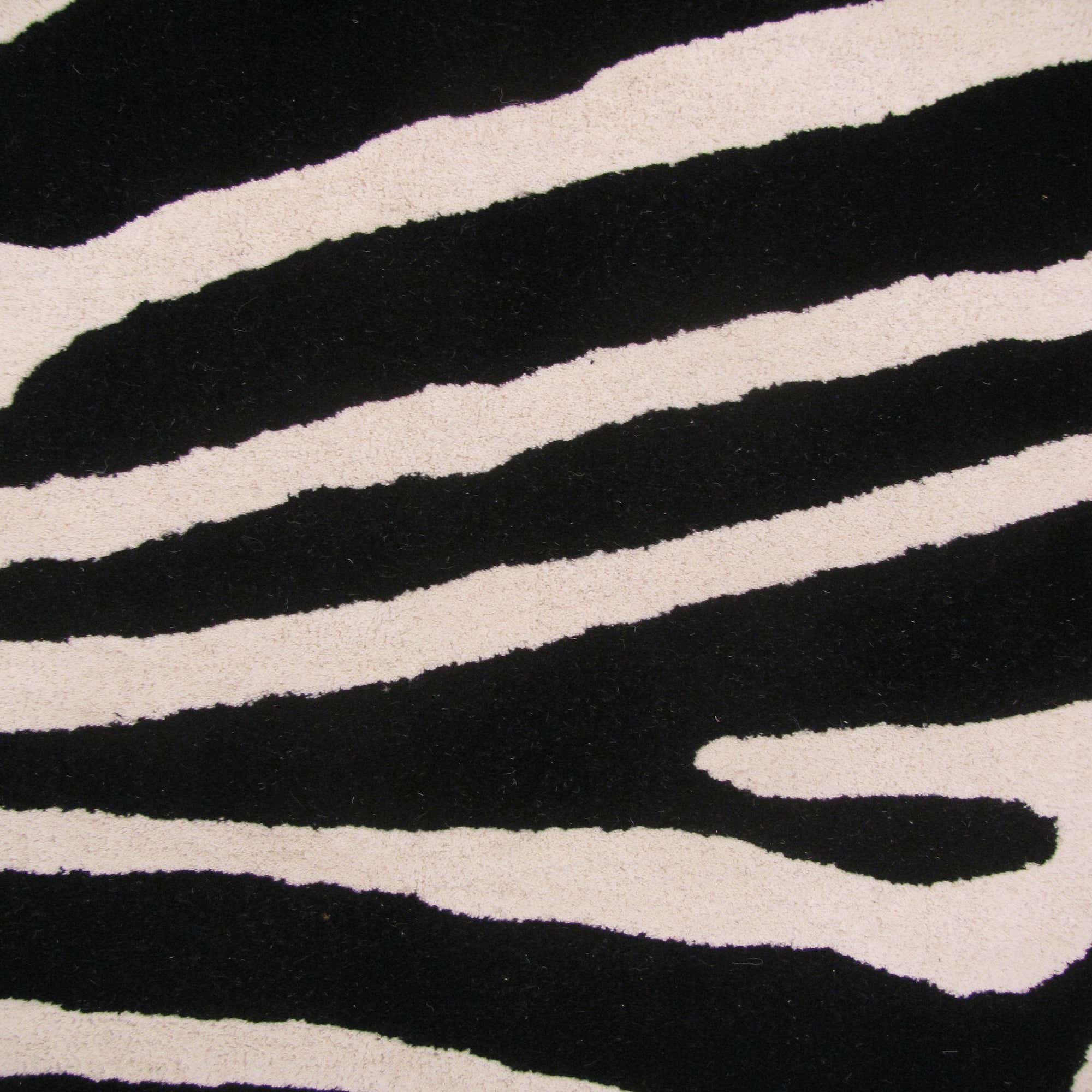 Black 5' 3 x 7' 7 Collectible Wool Rug eSaleRugs