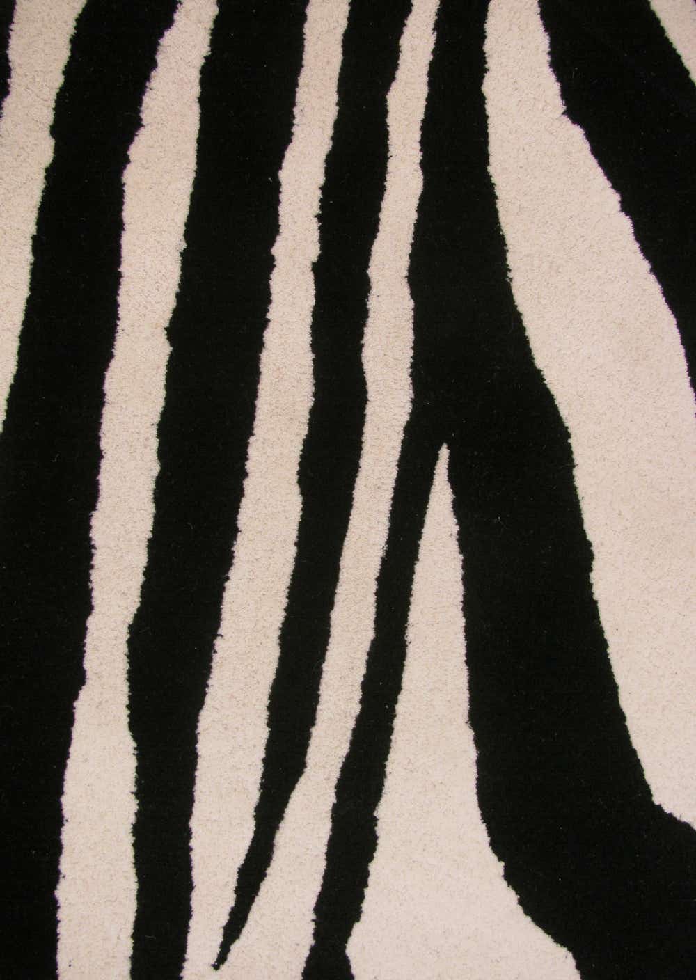 Black 5' 3 x 7' 7 Collectible Wool Rug eSaleRugs