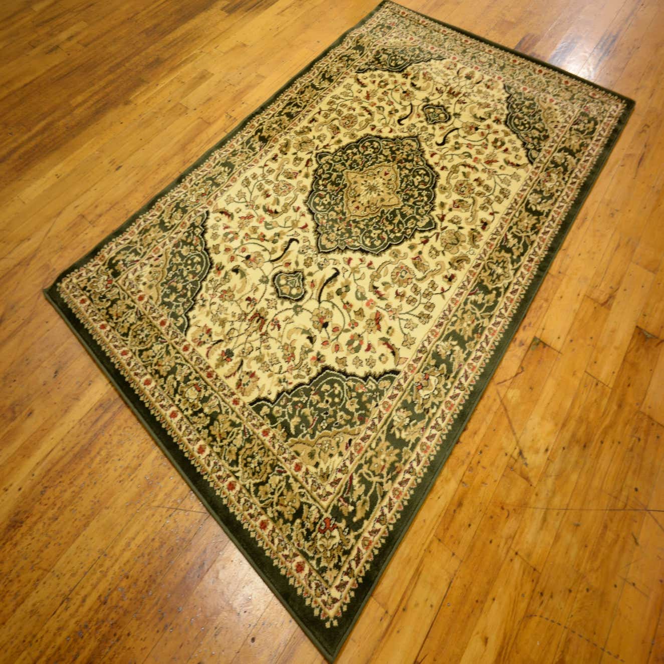 Ivory 5' x 7' 7 Kashan Design Rug eSaleRugs