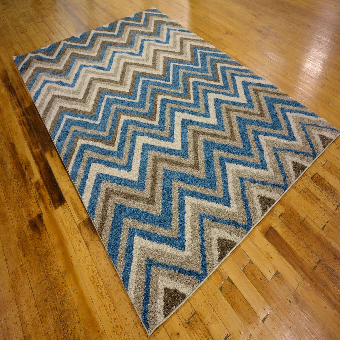 Blue 7' x 10' Chevron Rug eSaleRugs