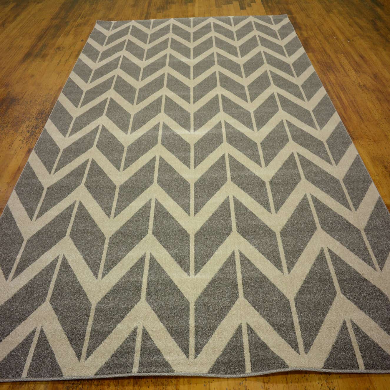 Gray 9' x 12' Chevron Rug eSaleRugs