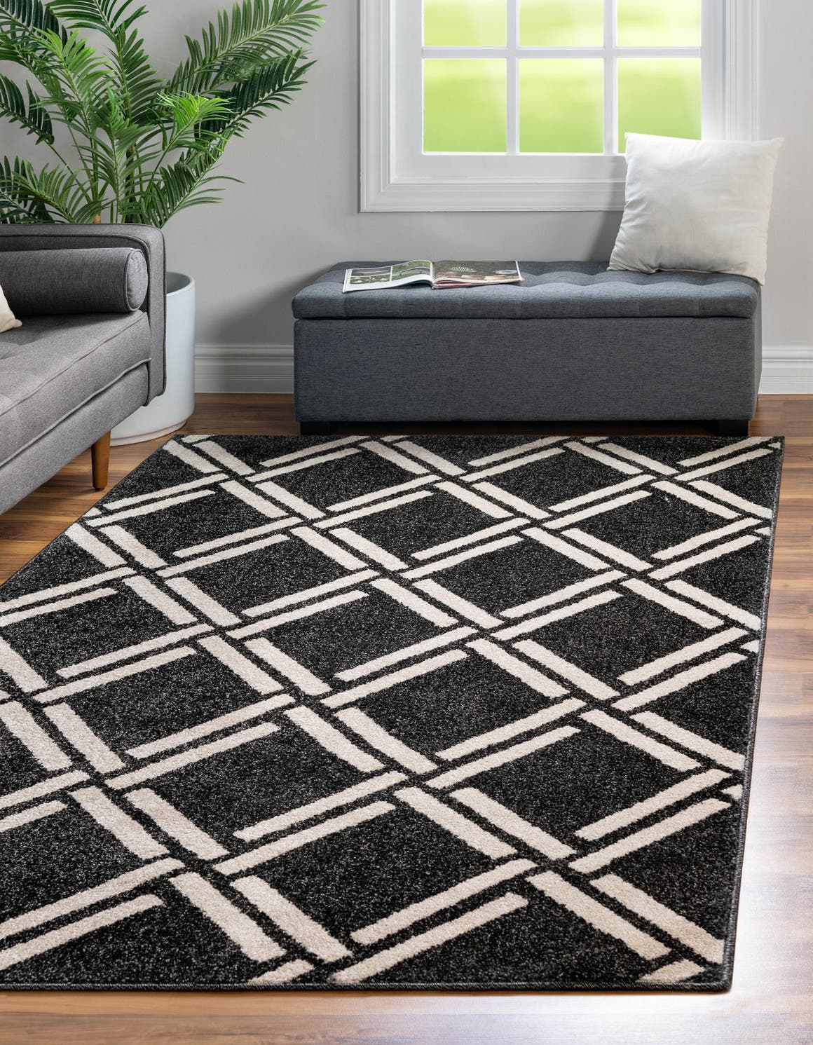 Black 3' 3 x 5' 3 Lattice Rug