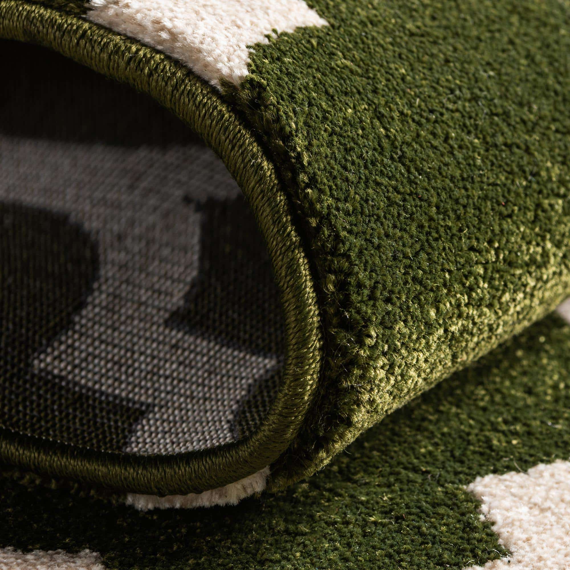 Dark Green 5' x 8' Lattice Rug