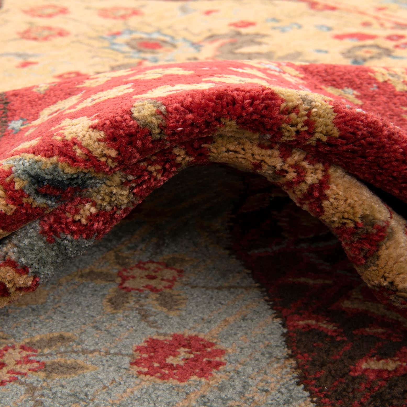 Tan 5' x 8' Chelsea Rug