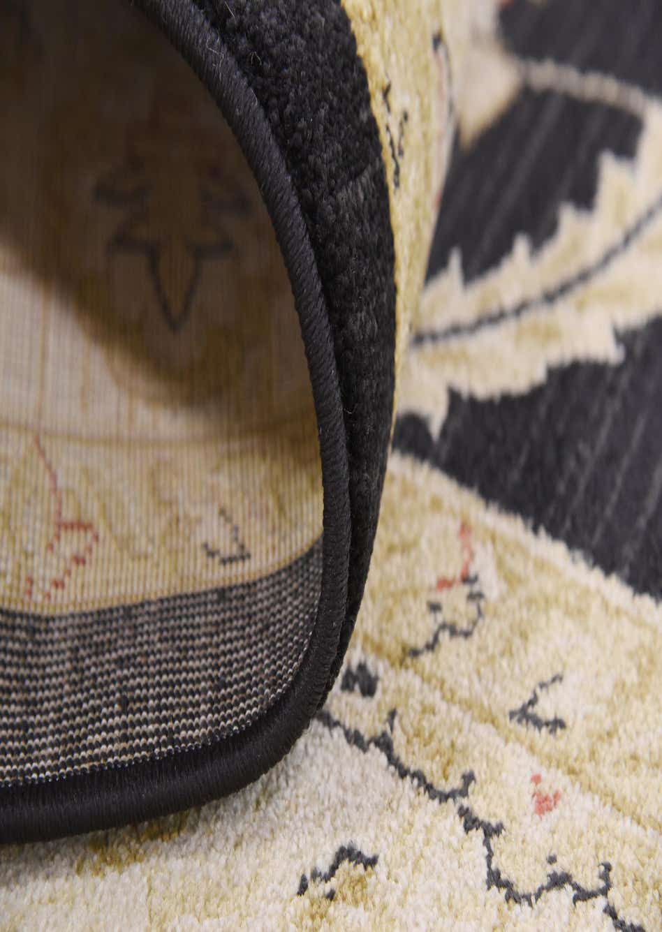 Black 7' x 10' Chelsea Rug