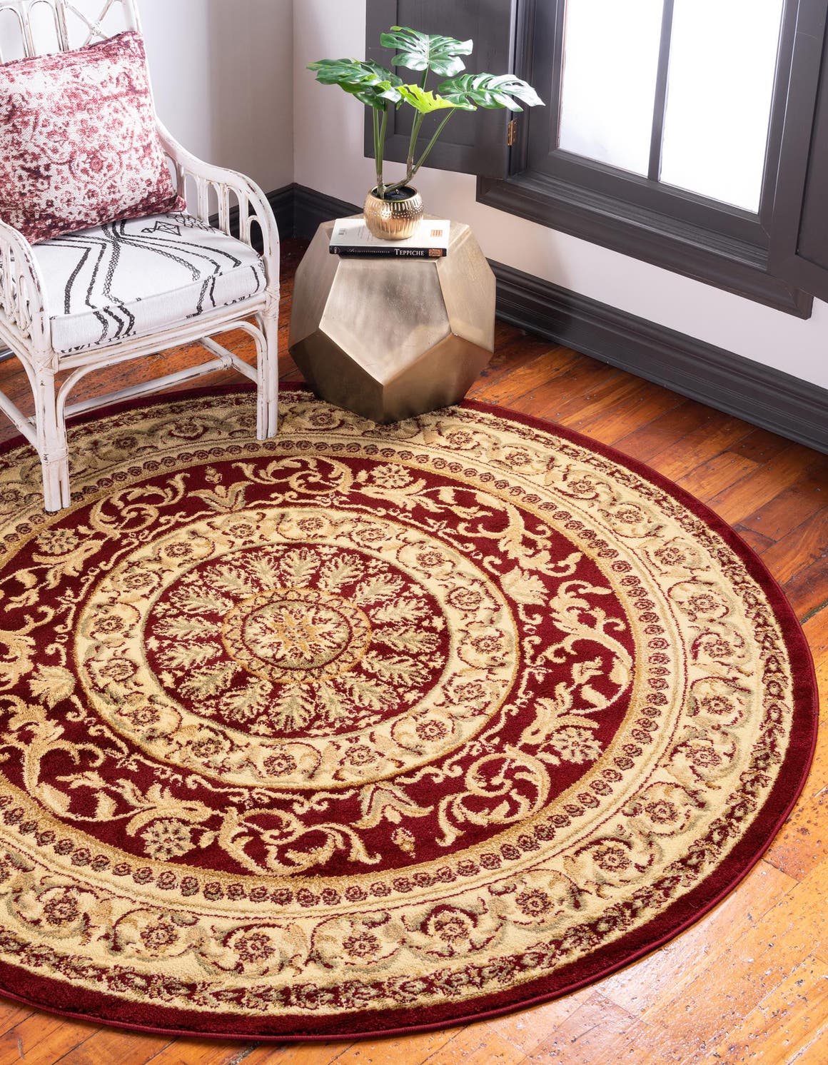Red 6' x 6' Chateau Round Rug