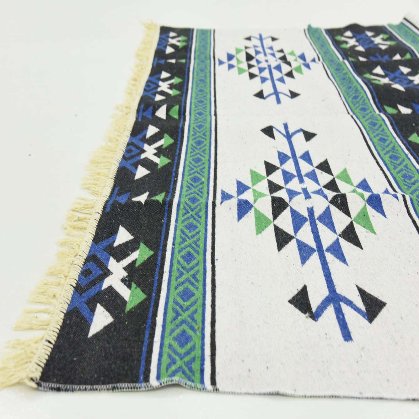 White 5' 5 x 7' 8 Kilim Dhurrie Rug eSaleRugs