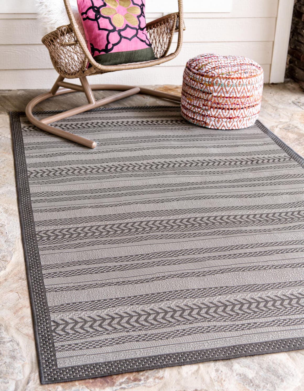 Gray 4' x 6' Outdoor Border Rug eSaleRugs