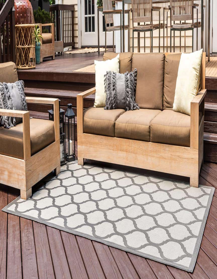 Gray 3' 3 x 5' Outdoor Trellis Indoor / Outdoor Rug
