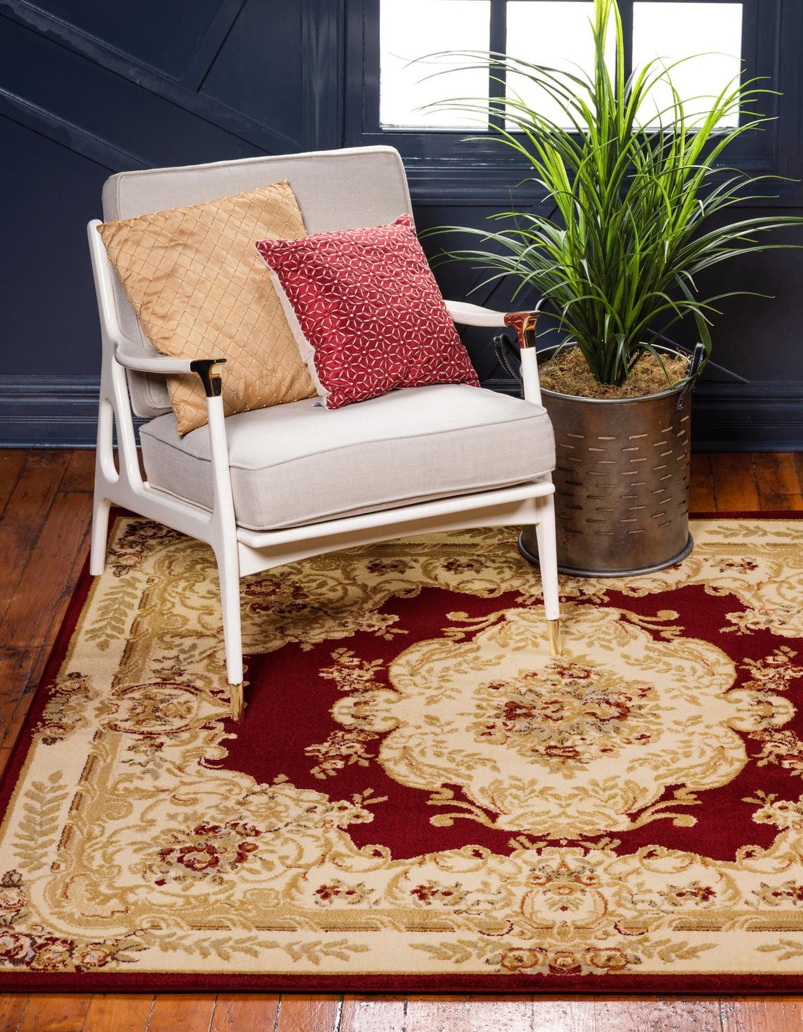 Red 6' x 6' Chateau Square Rug