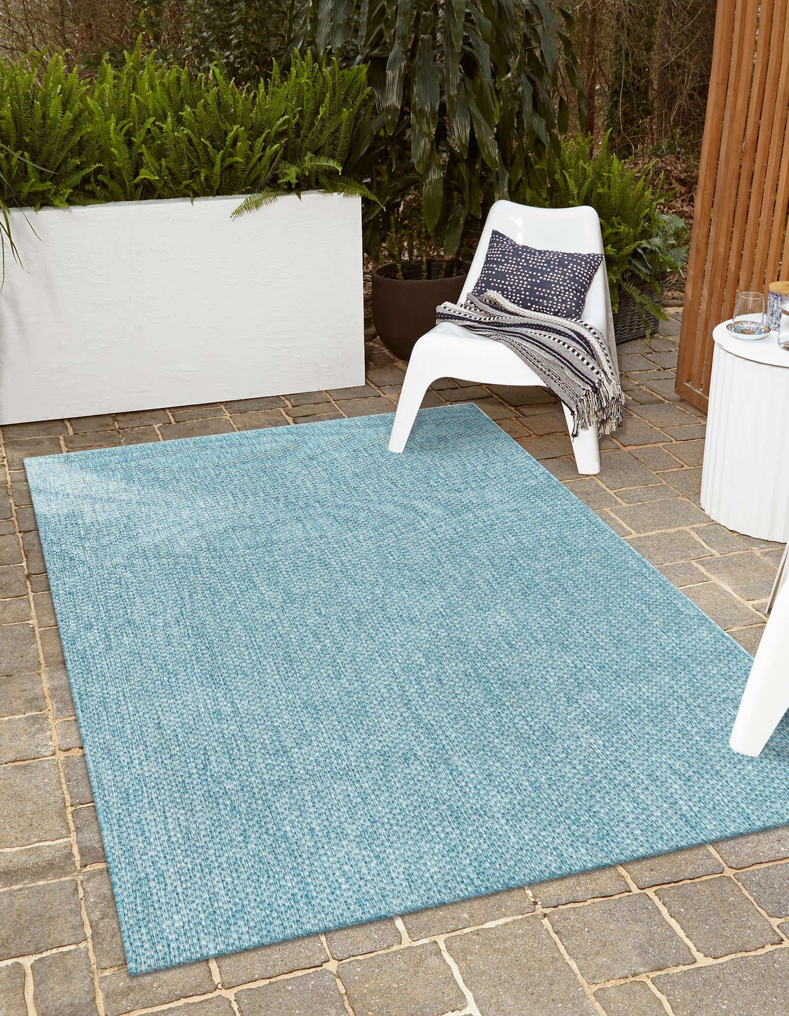 Aquamarine 7' x 10' Outdoor Solid Indoor / Outdoor Rug eSaleRugs